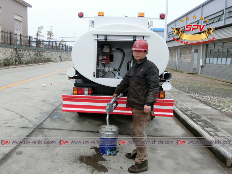 Stainless Steel Fuel Tank Truck ISUZU (capacity: 4,000 liters) Electrical Pump System